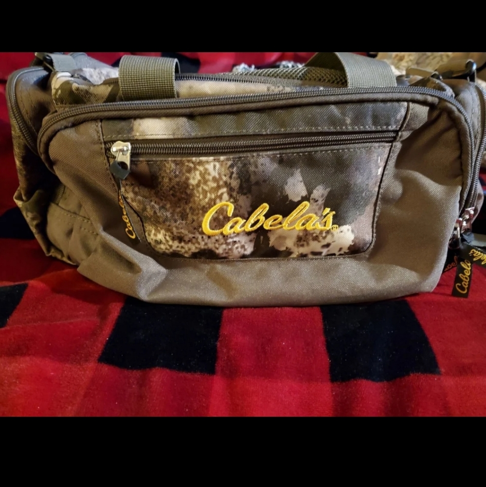 Cabelas catch all camo bag